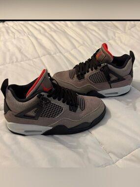 Nike Air Jordan 4 Retro Taupe Haze Youth size 6.5
